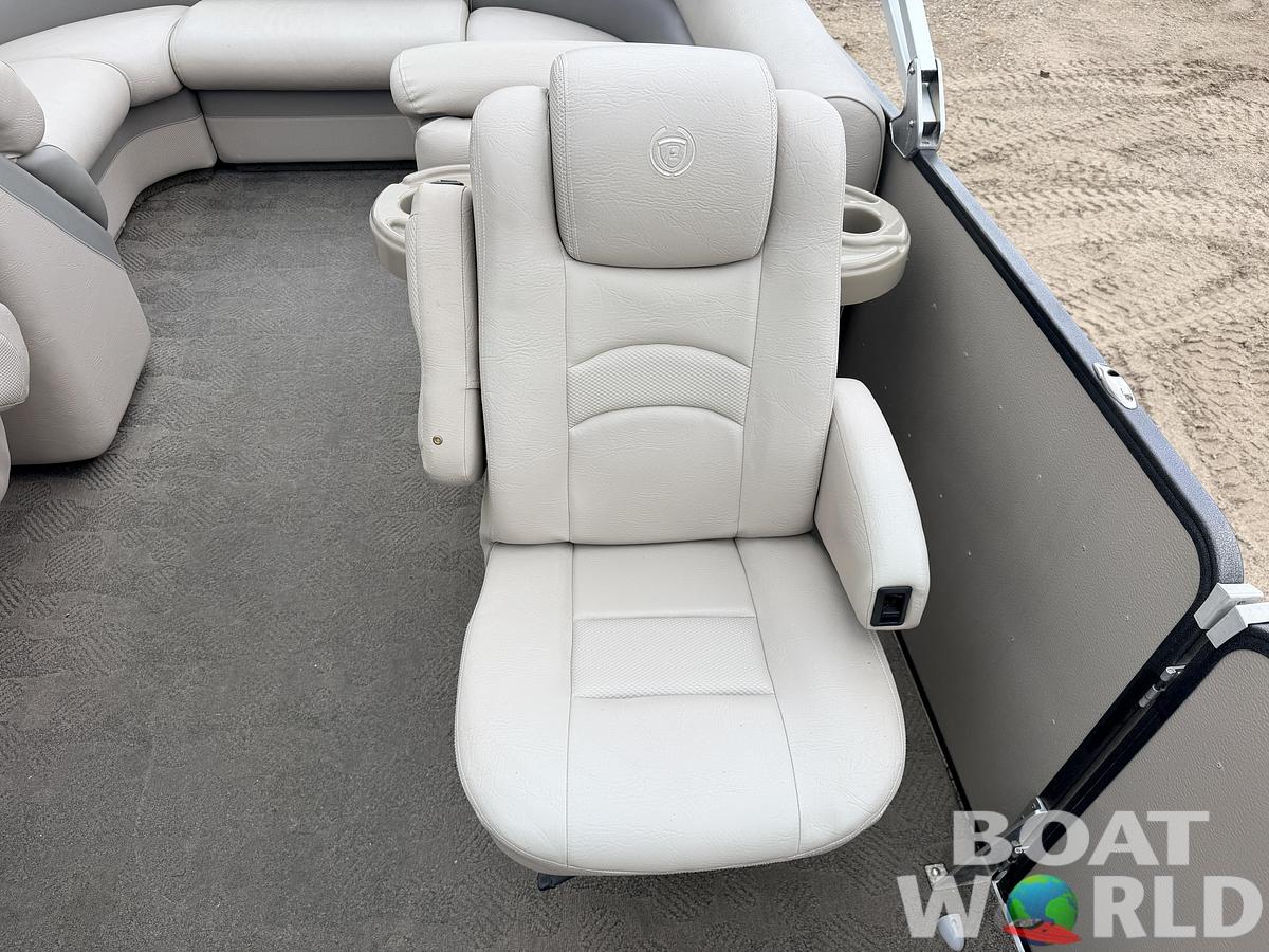 Used 2012 Premier 225 Solaris & 50HP Yamaha 4Stroke -$19,995