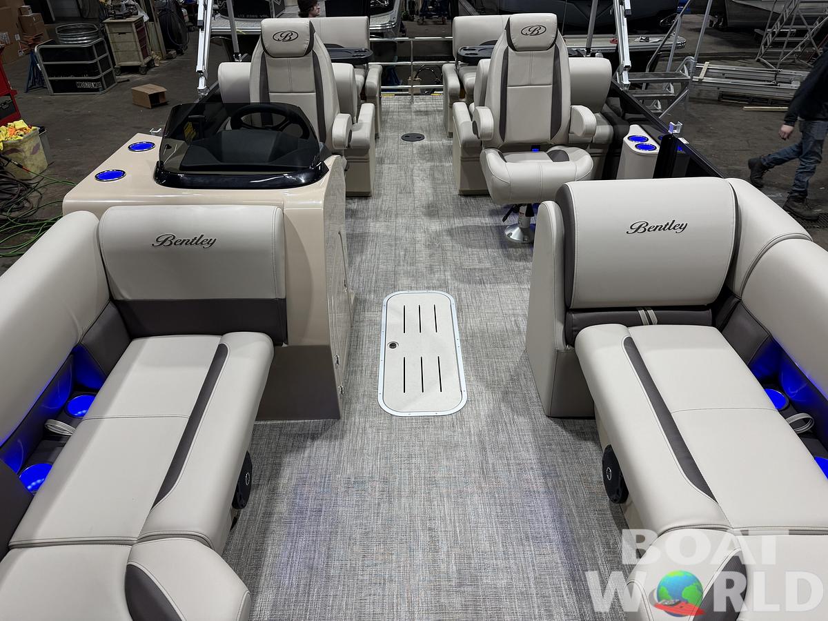 2026 Bentley Pontoons Legacy 223 QSB Swingback Tritoon 