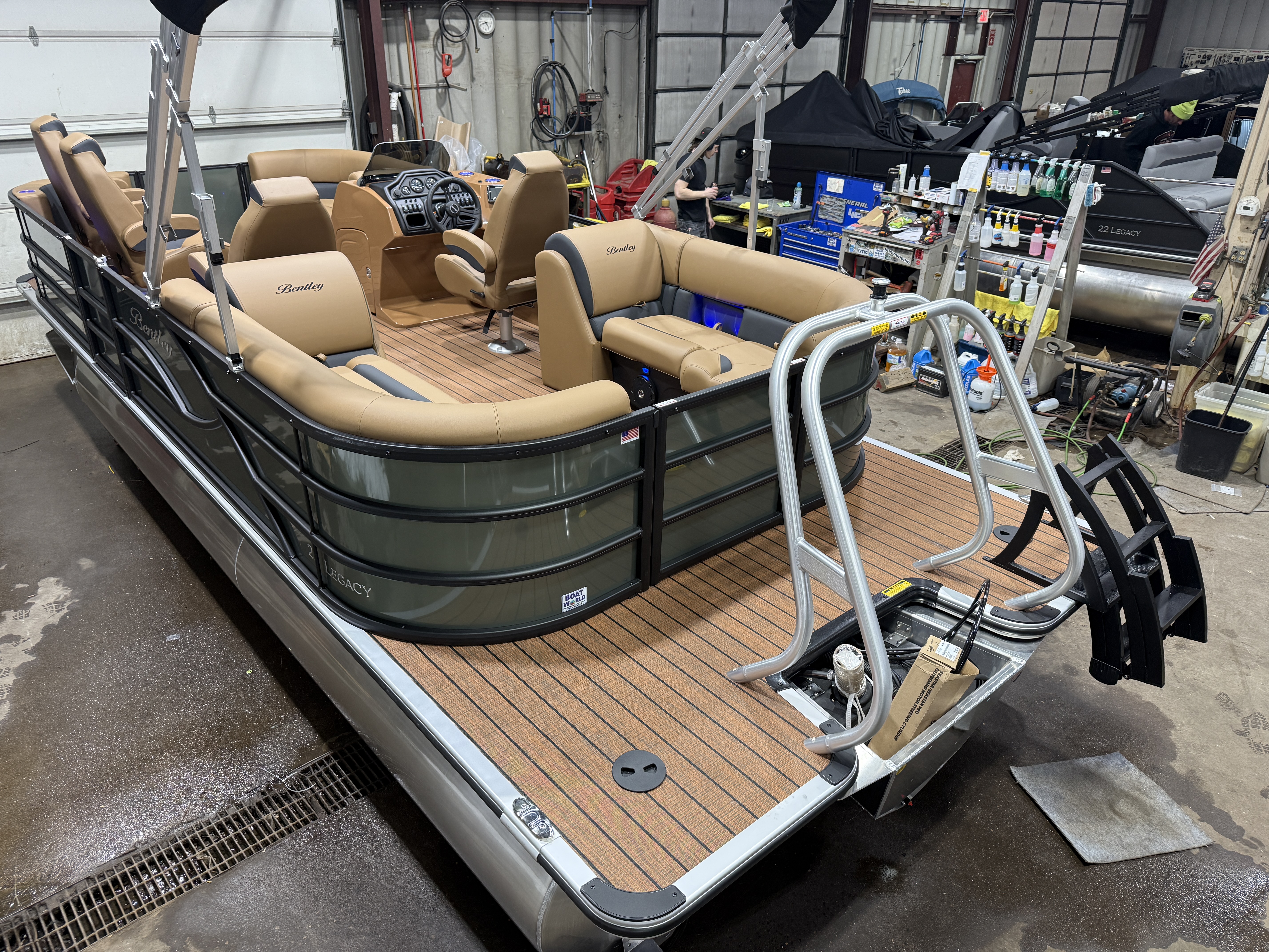 2026 Bentley Legacy 223 Navigator DL Quad Lounge Tritoon $51995