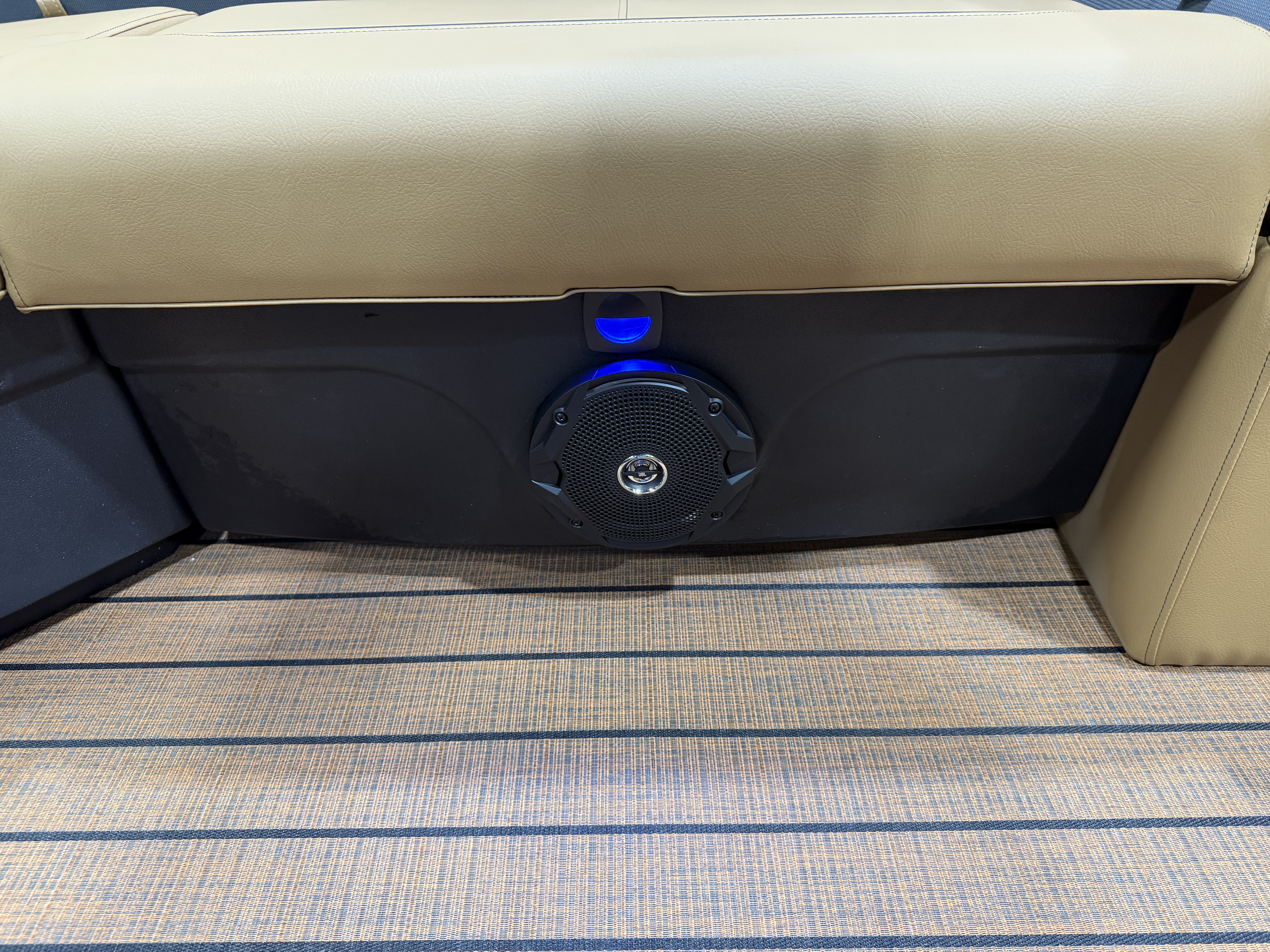 2026 Bentley Legacy 223 Navigator DL Quad Lounge Tritoon $51995