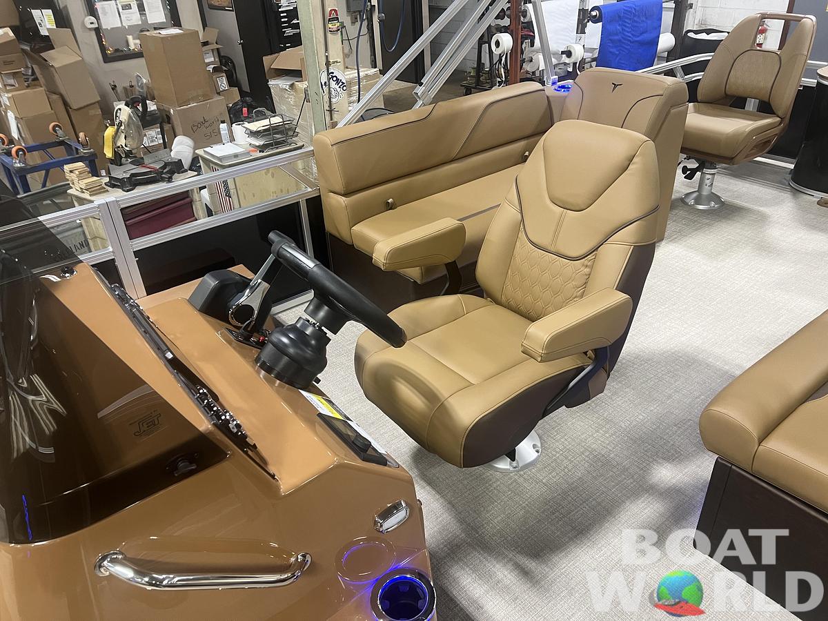 2026 Tahoe Pontoons Sport 2385 Center Console Fish Tritoon