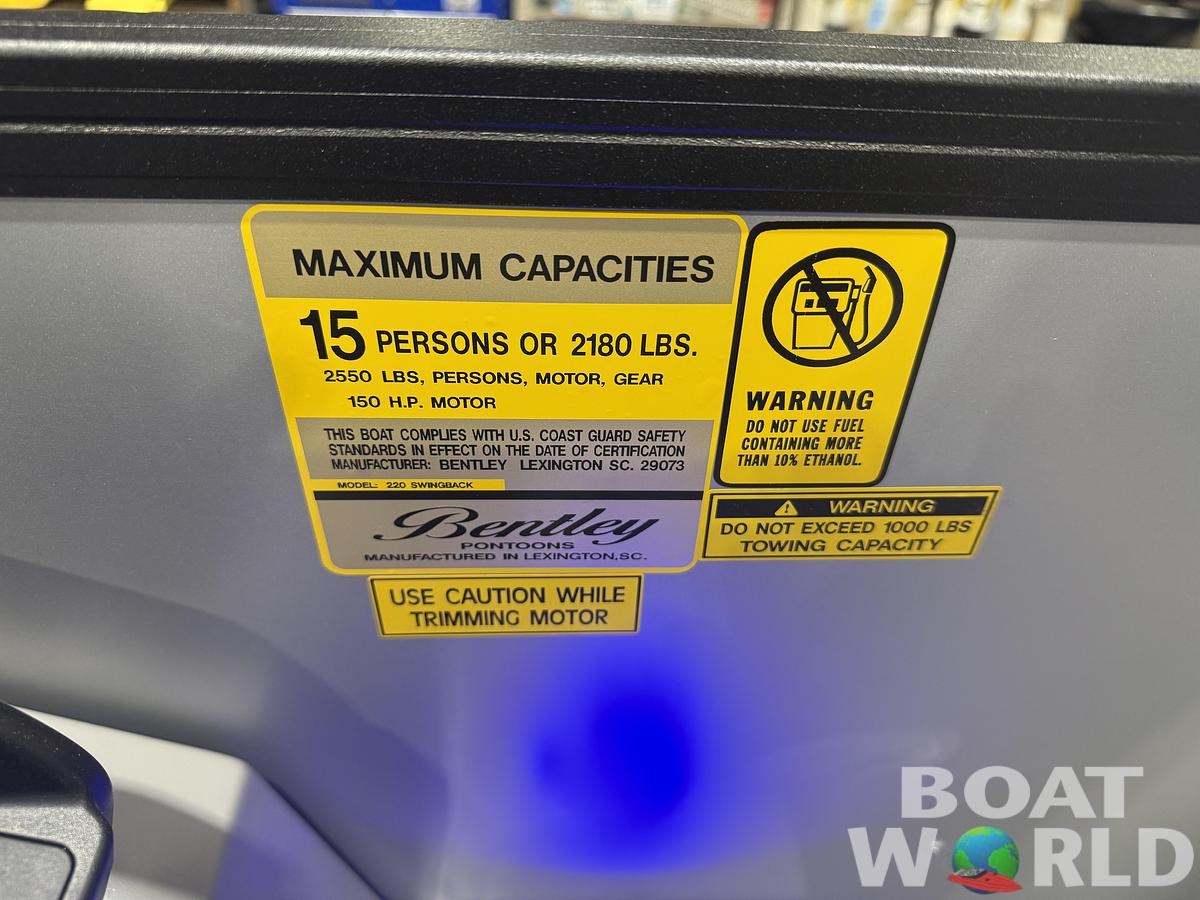 2026 Bentley Pontoons Legacy 220 Swingback 