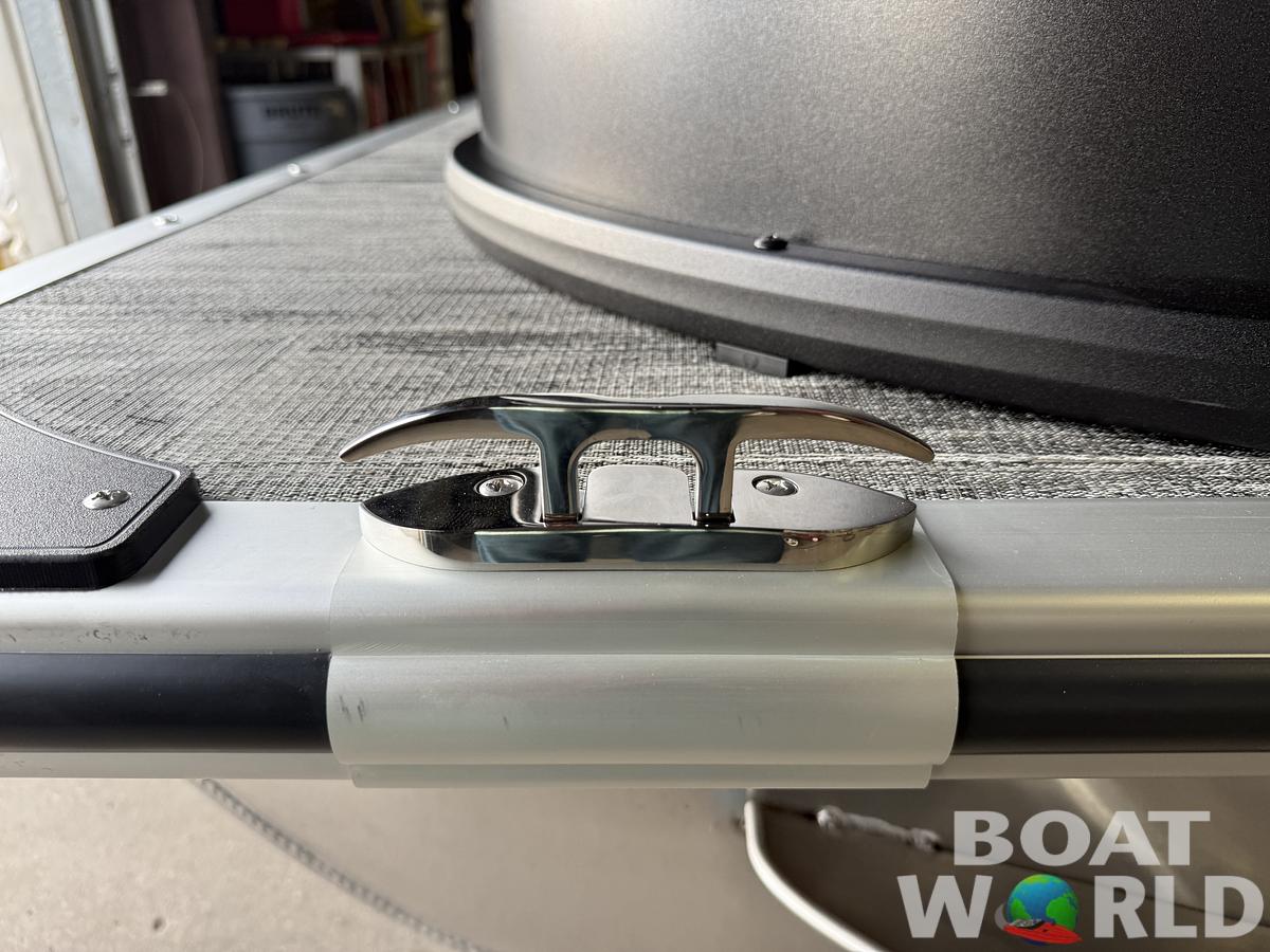 2025 Bentley Pontoons Legacy 223 Navigator Quad Lounge Tritoon & Honda 4-Stroke EFI