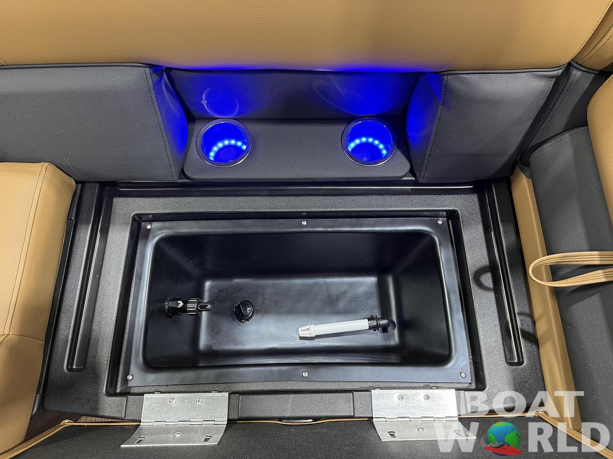 2026 Bentley Pontoons Legacy 223 Navigator DL Quad Lounge Tritoon 