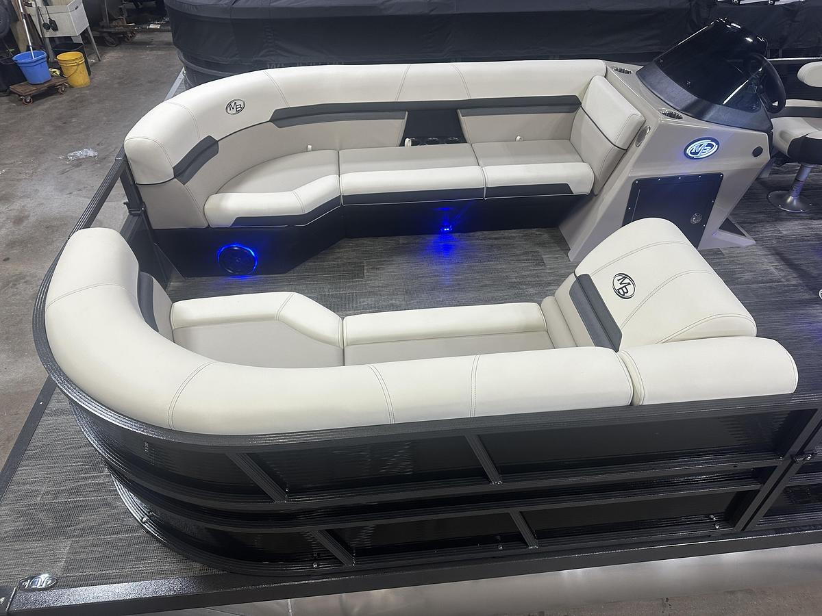 2025 Montego Bay 8522 Fish & Cruise Deluxe Pontoon & Honda 4-Stroke EFI