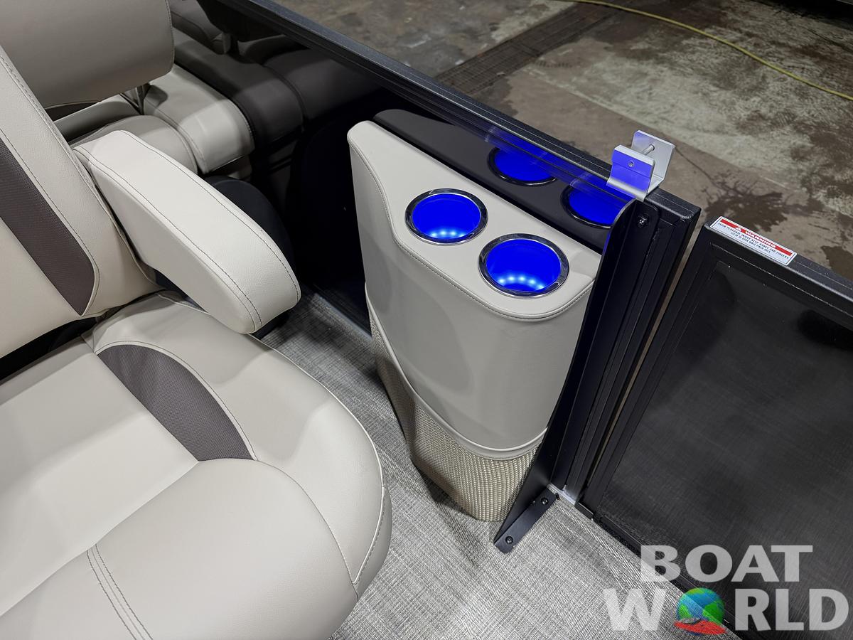 2026 Bentley Pontoons Legacy 223 QSB Swingback Tritoon 