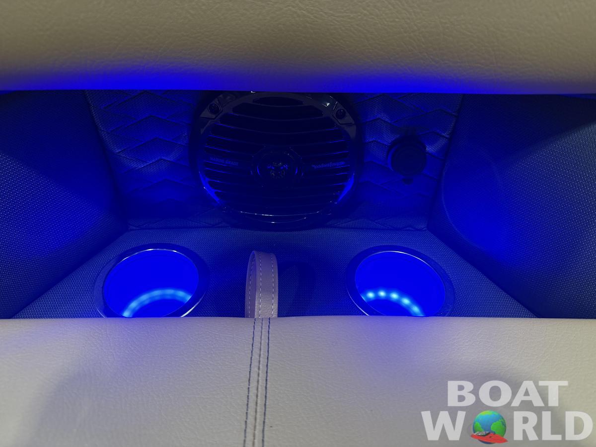 2026 Bentley Pontoons Elite 223 Admiral Quad Lounge Tritoon