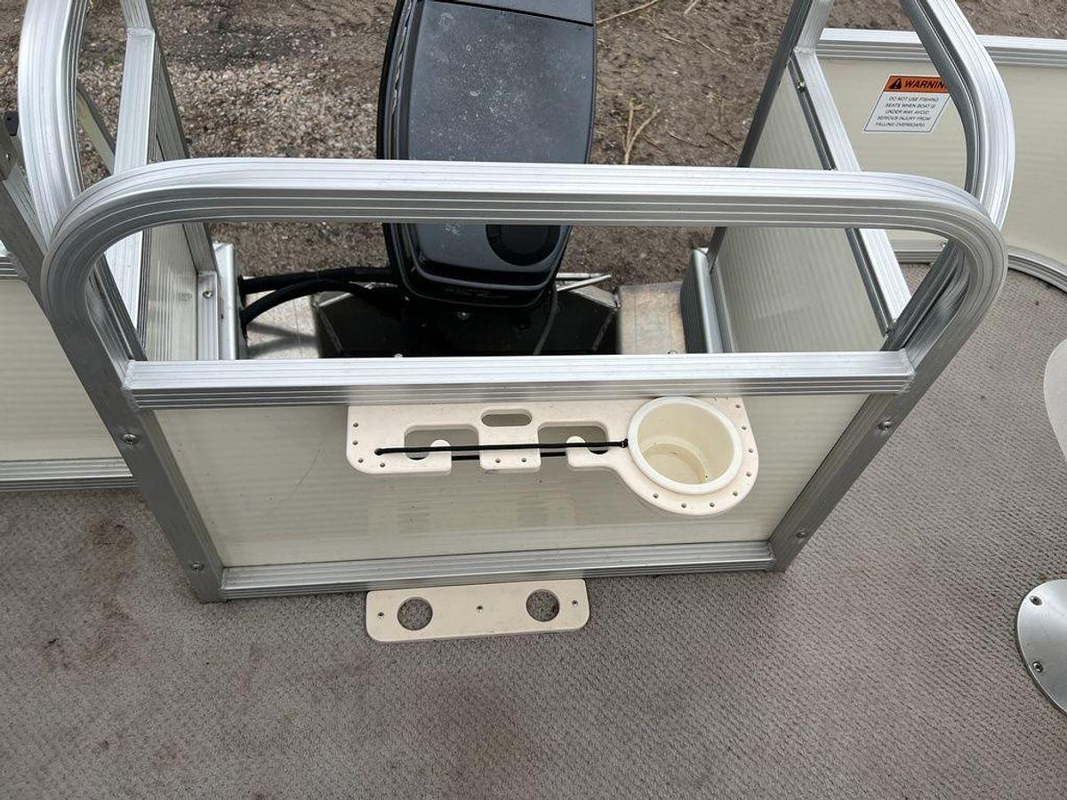 Used 2005 Bennington Sedona F21 Pontoon