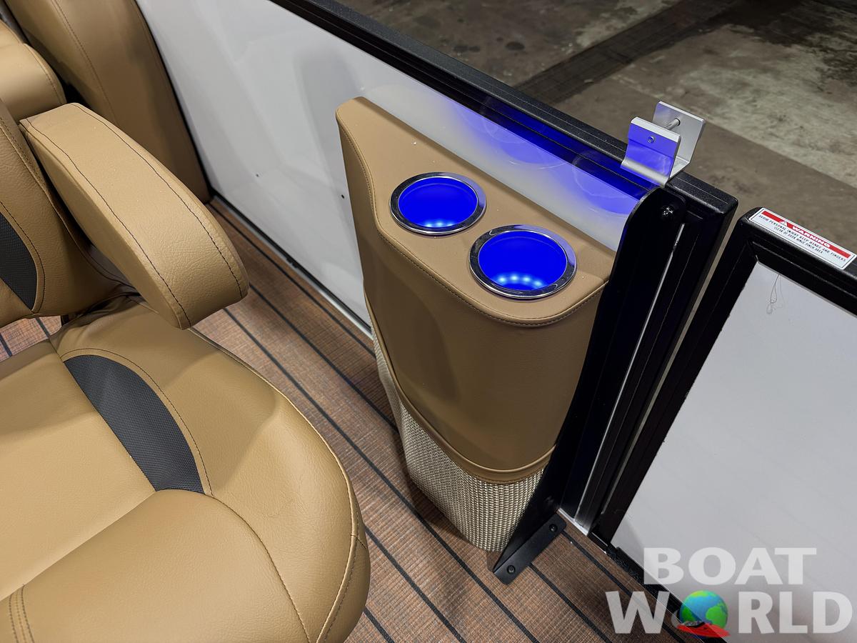 2026 Bentley Pontoons Legacy 223 Swingback Tritoon 