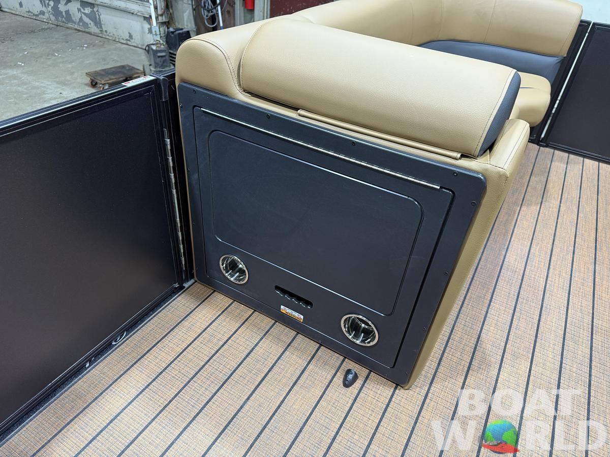 2026 Bentley Legacy 220 QSB Swingback $43995