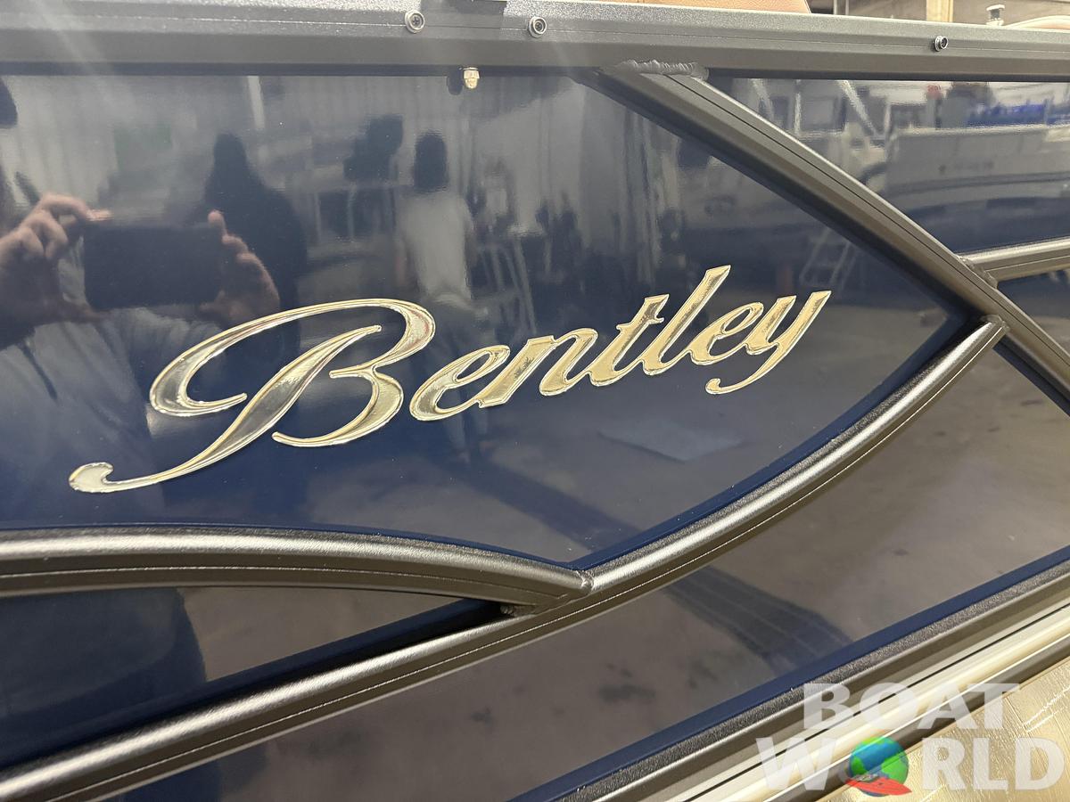 2026 Bentley Legacy 223 Swingback Tritoon $52995