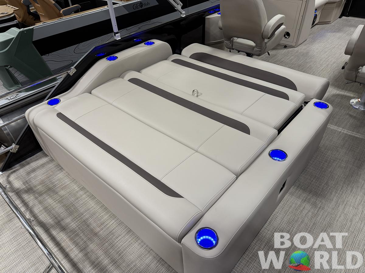 2025 Bentley Pontoons Legacy 223 Swingback Tritoon & Honda 4-Stroke EFI