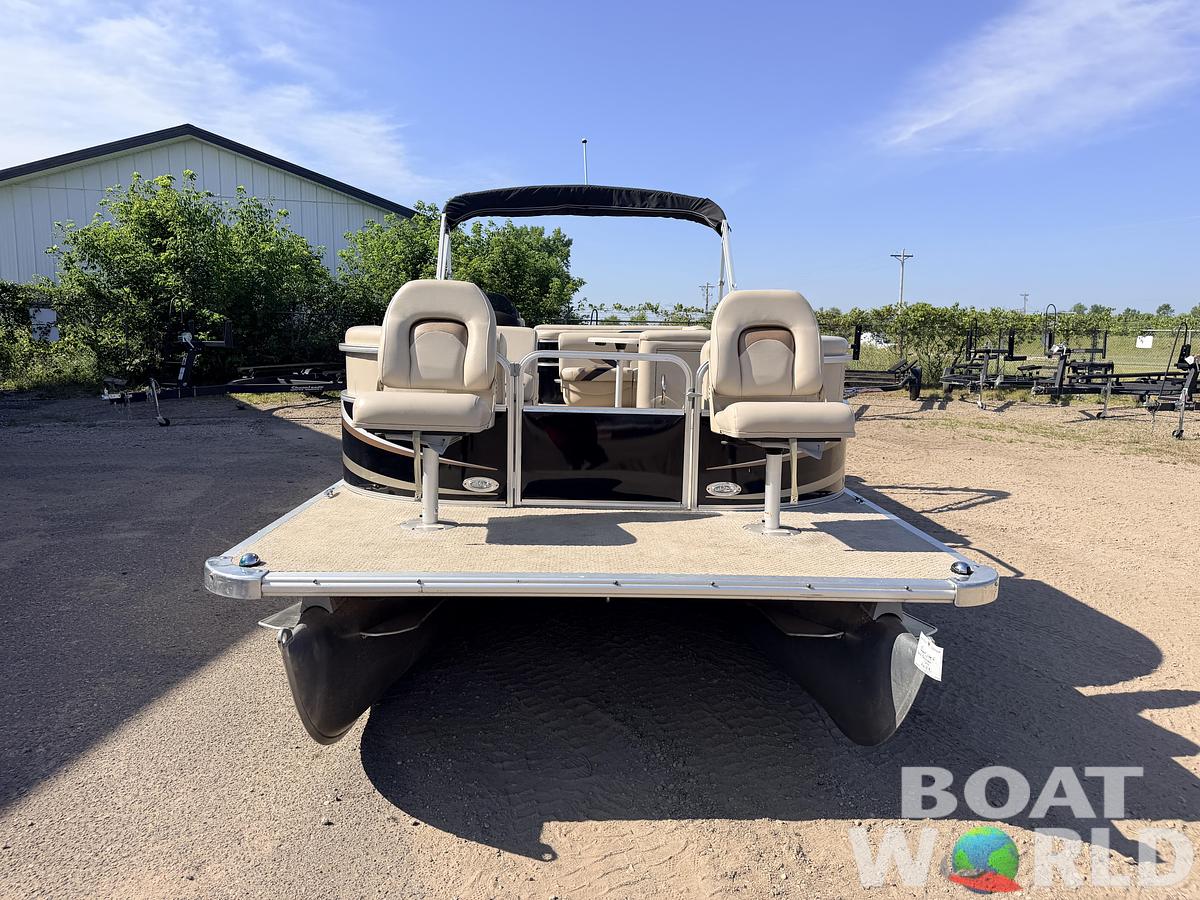 Used 2012 SunChaser 22 Fish 'N Cruise & 50HP Yamaha 4Stroke -$17,995