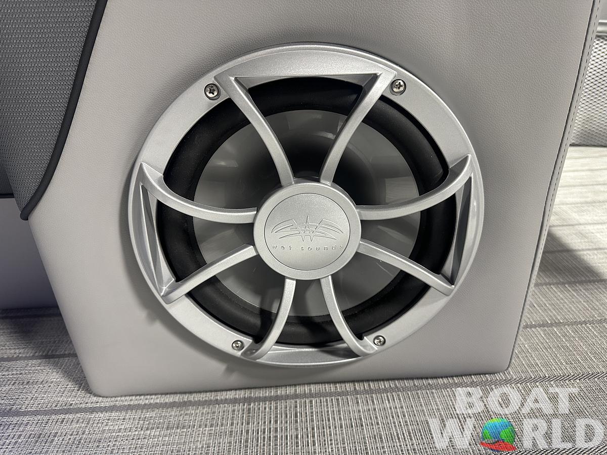 2025 Bentley Pontoons Elite 223 Admiral Quad Lounge Tritoon & Honda 4-Stroke EFI