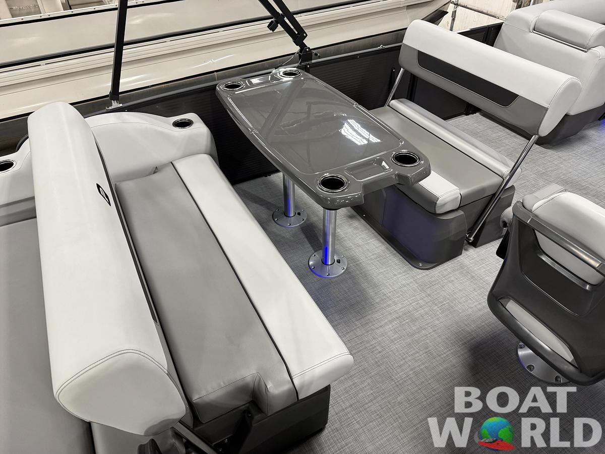 2026 Princecraft Vectra 23 RL Dinette Swingback Pontoon