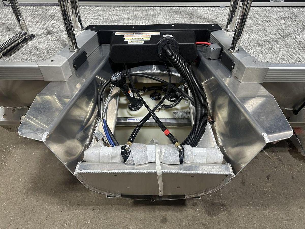 2025 Tahoe Pontoons LTZ 2385 Elite Cruise Windshield Tritoon & Honda 4-Stroke EFI