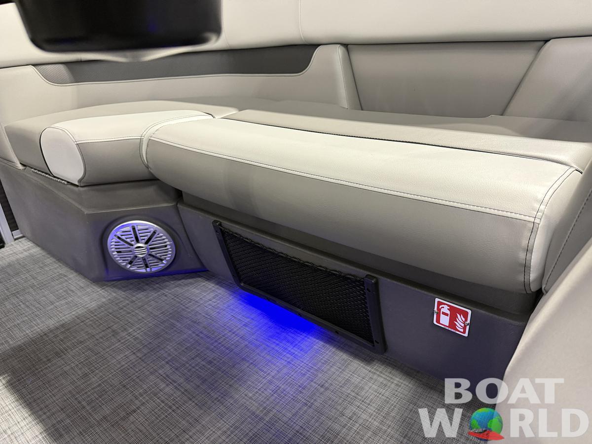 2026 Princecraft Vectra 21 RL Swingback Dinette Pontoon 