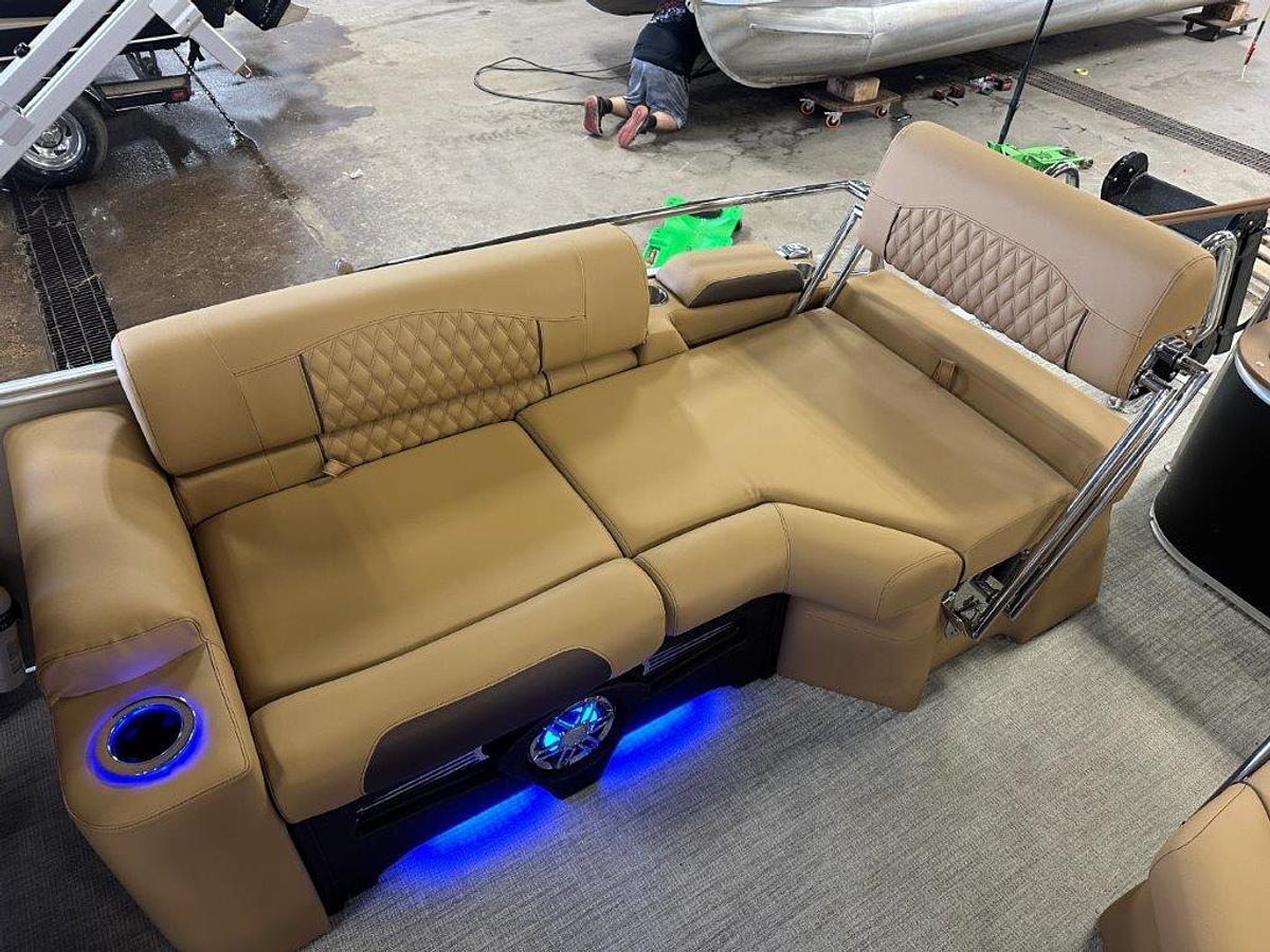 2025 Tahoe Pontoons Cascade 2385 Quad Lounge Shift SS Tritoon & Honda 4-Stroke EFI