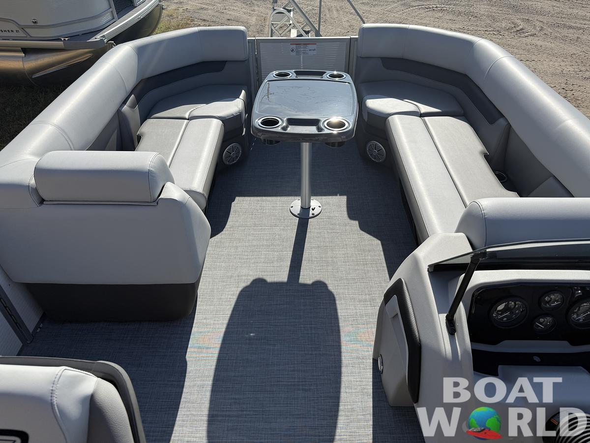 2026 Princecraft Vectra 23 RL SS Swingback Pontoon & Mercury 4-Stroke EFI