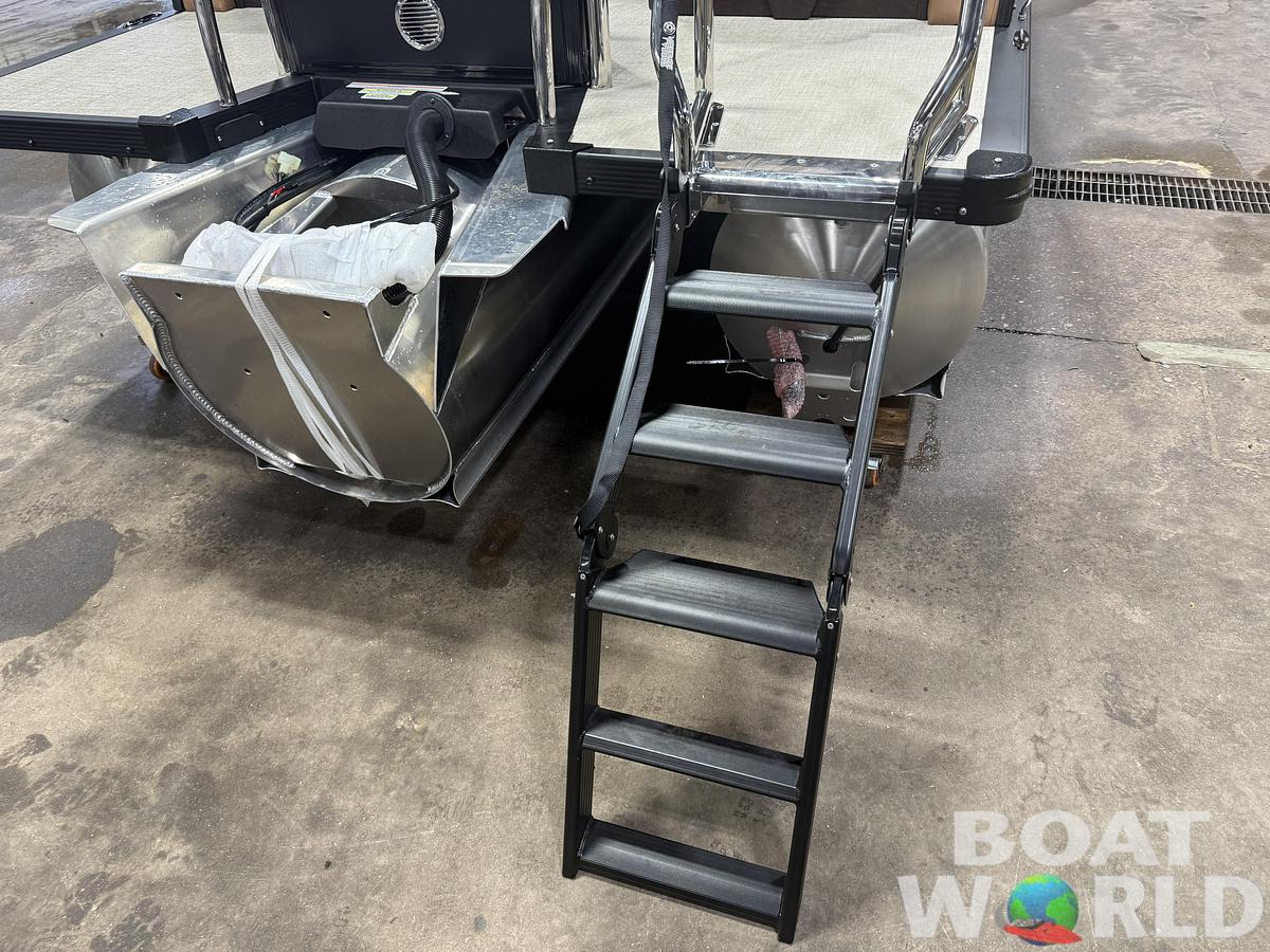 2027 Tahoe LTZ 300HP QLS 2585 Tritoon $71,995