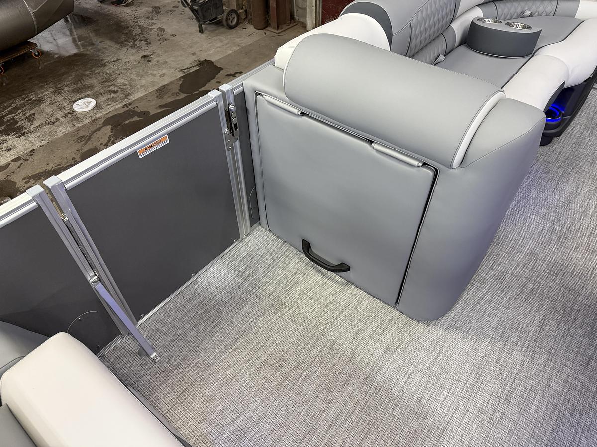 2025 Tahoe Pontoons Cascade 2385 Quad Lounge Shift Tritoon & 225HP 4-Stroke