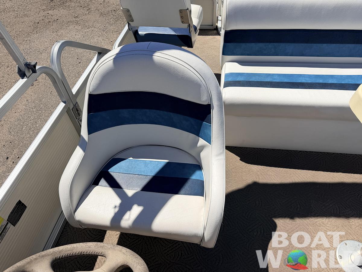 Used 2001 Lowe SunCruiser Trinidad 204 & 50HP Mercury 4Stroke -$11,995