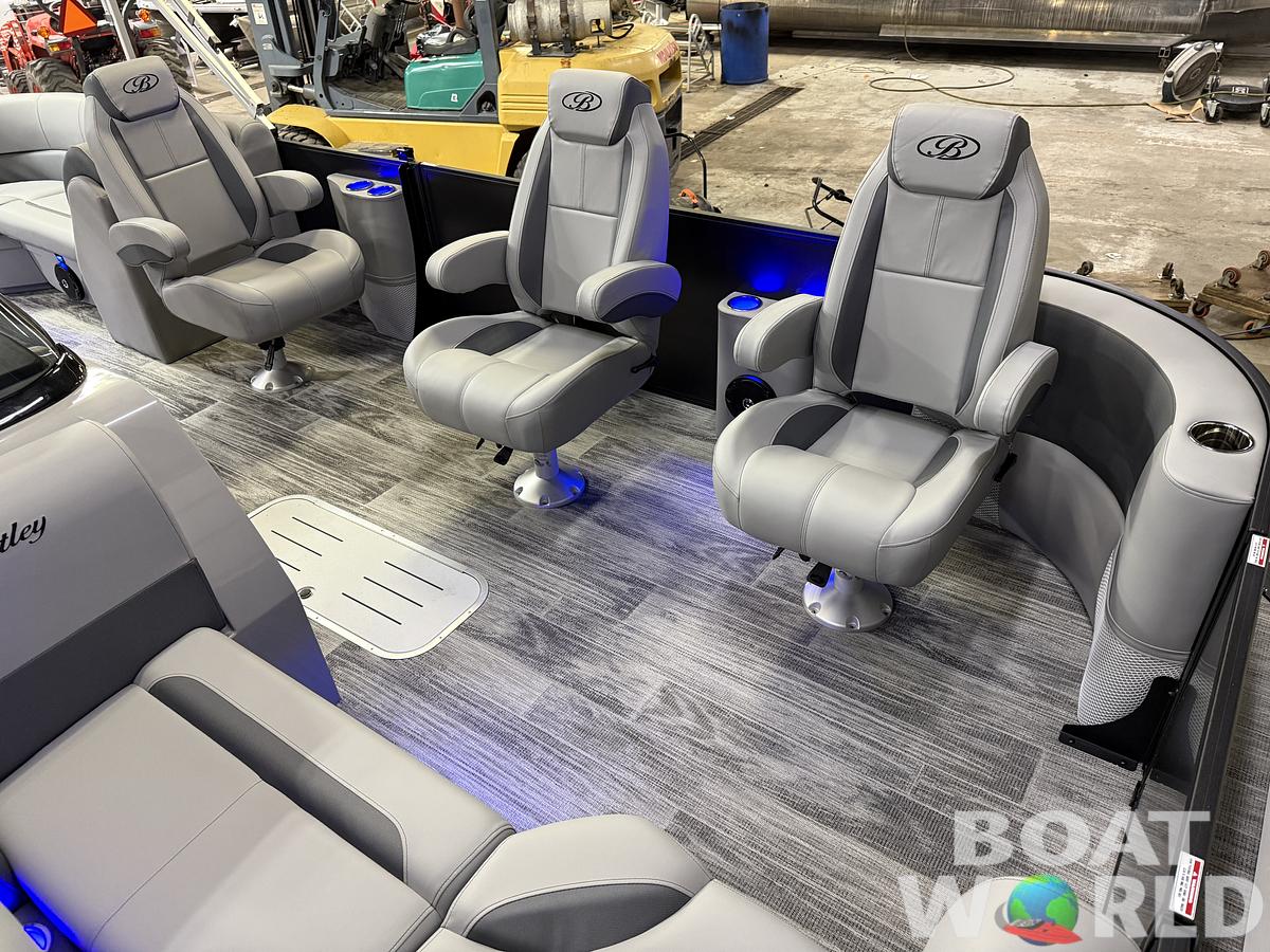 2025 Bentley Pontoons Legacy 223 Navigator Quad Lounge Tritoon & Honda 4-Stroke EFI
