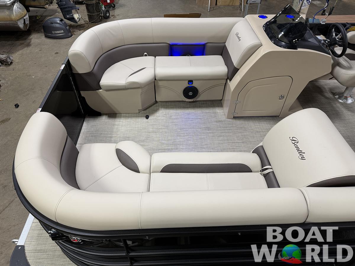 2025 Bentley Pontoons Legacy 223 Swingback Tritoon & Honda 4-Stroke EFI