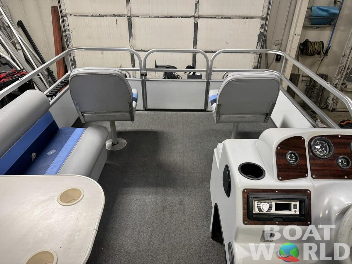 Used 2002 TMC 2200 FM Pontoon