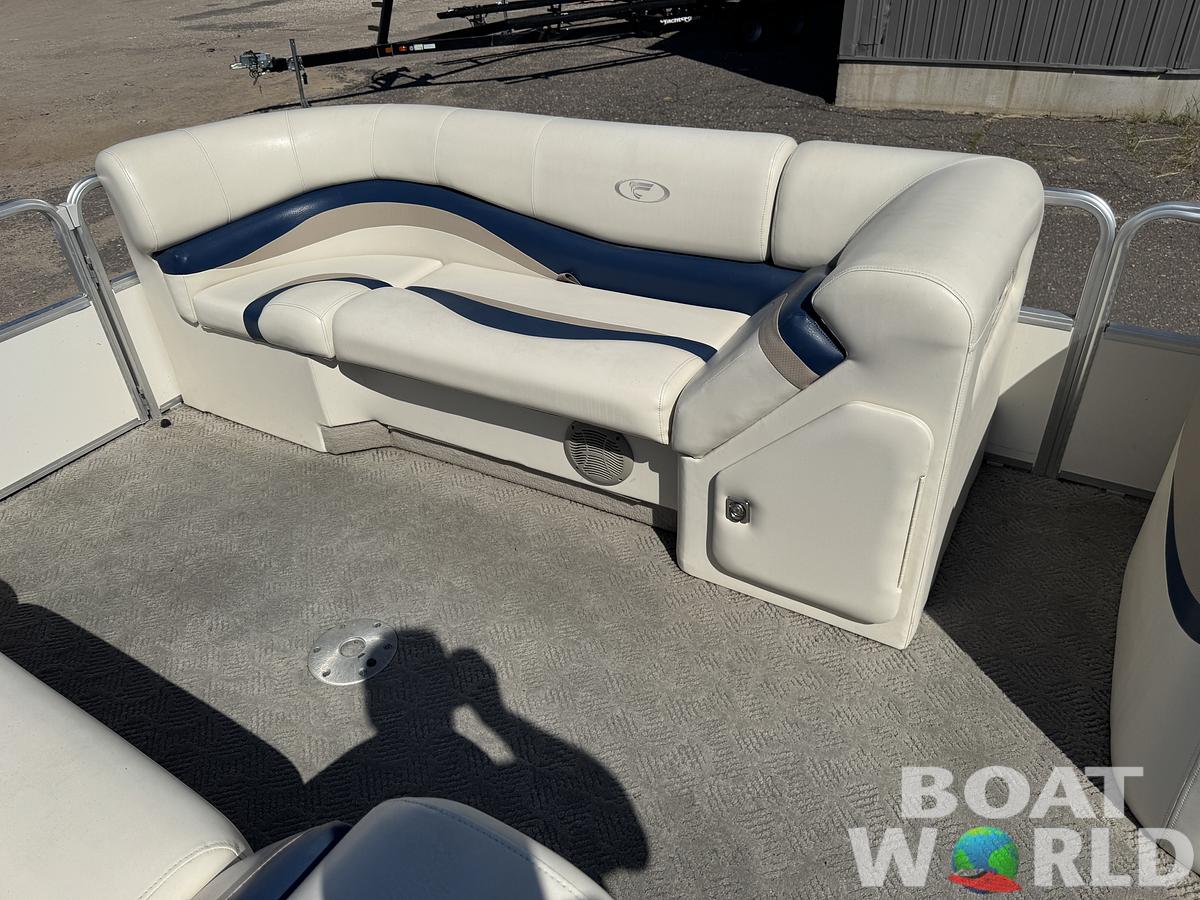 Used 2004 Fisher 220 Freedom Pontoon