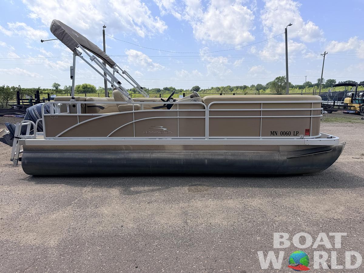 Used 2017 Bennington 208 SL & 50HP Yamaha 4Stroke -$24,995