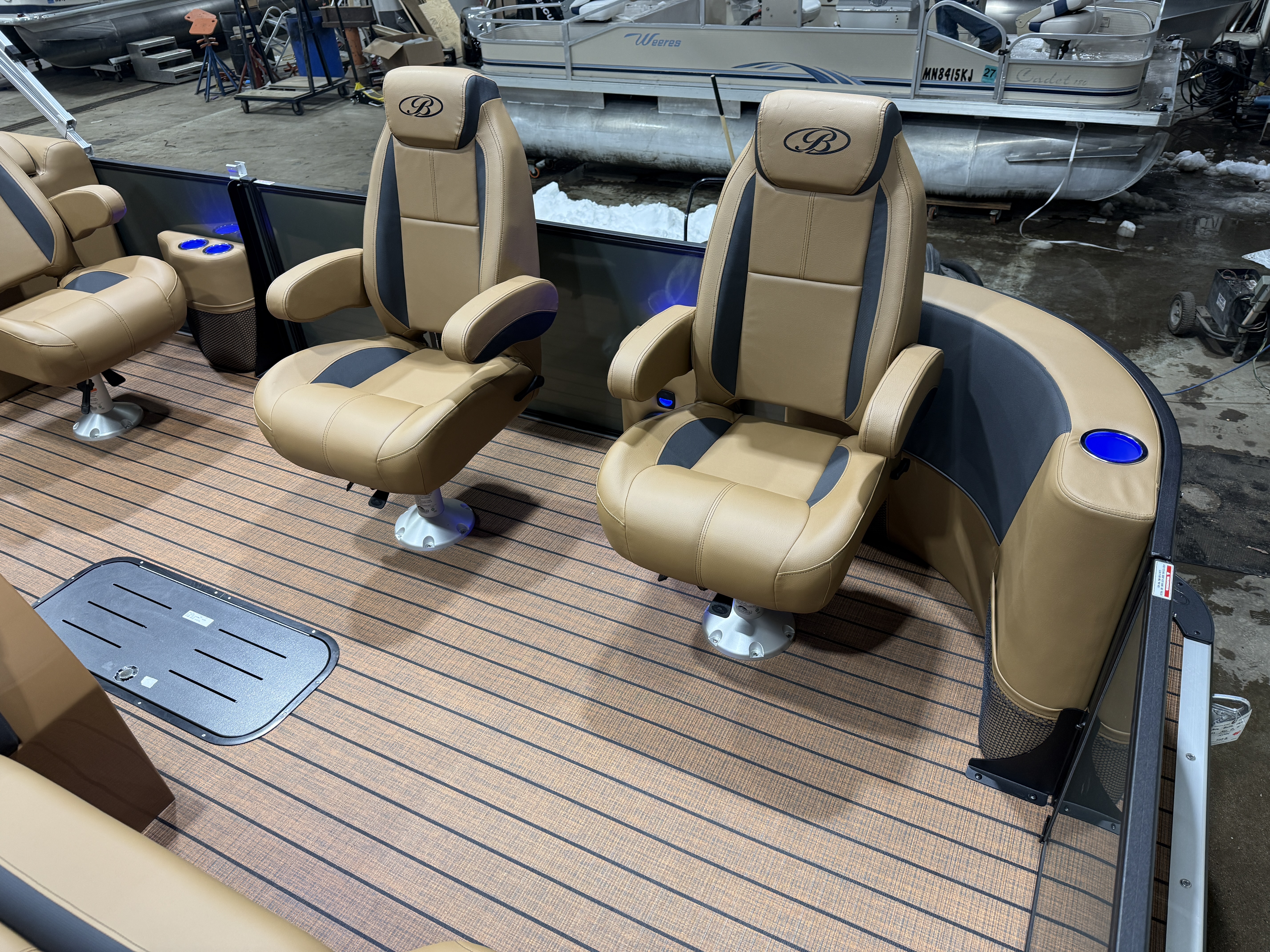 2026 Bentley Legacy 223 Navigator DL Quad Lounge Tritoon $51995