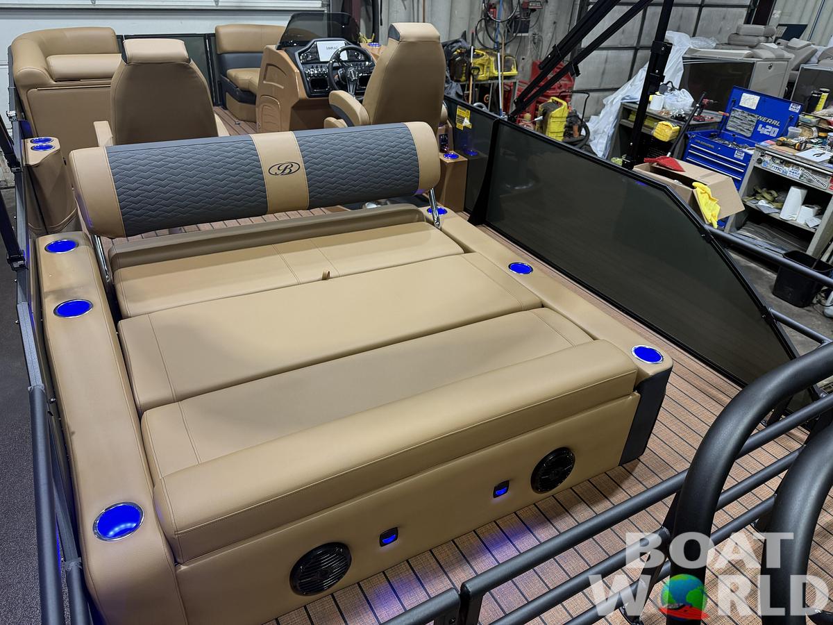 2026 Bentley Pontoons Elite 223 Swingback Tritoon & 200HP 