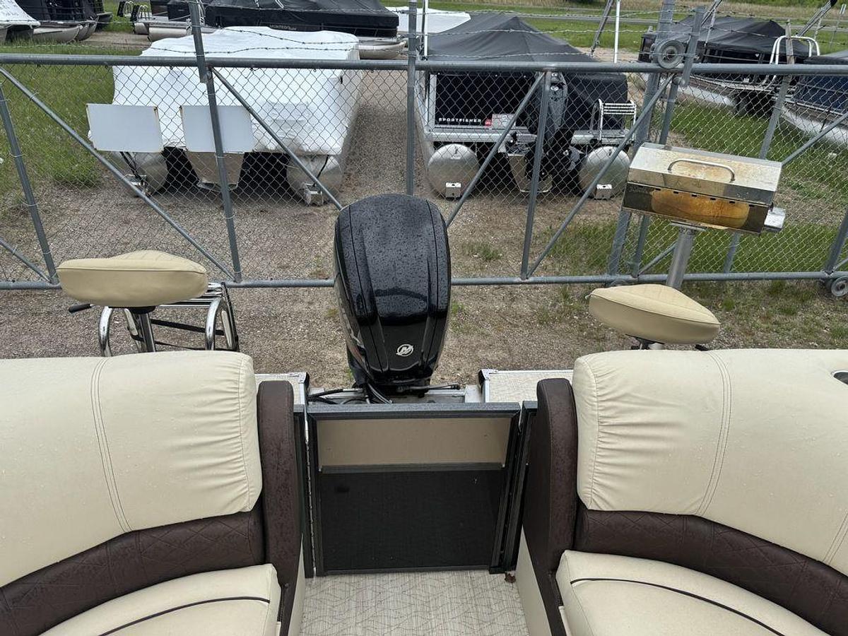 Used 2018 Misty Harbor Boats Skye SR S-2385SE Pontoon