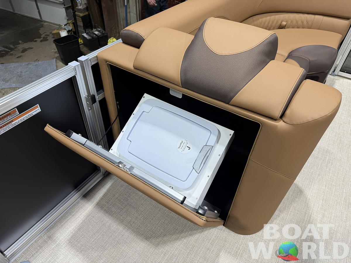 2027 Tahoe LTZ 2385 Quad Lounge & 4-Stroke $42995