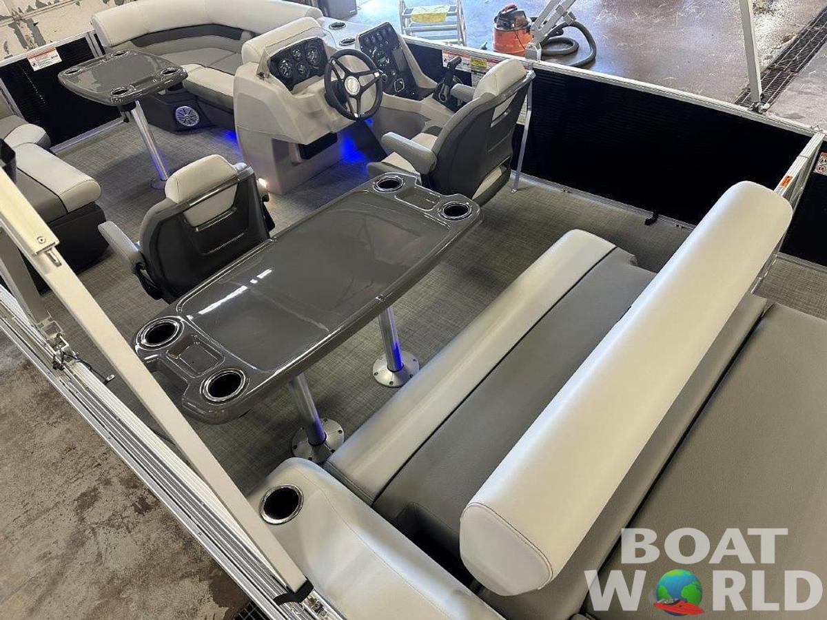 2025 Princecraft Vectra 21 RL Swingback SS Pontoon & Mercury 4-Stroke EFI