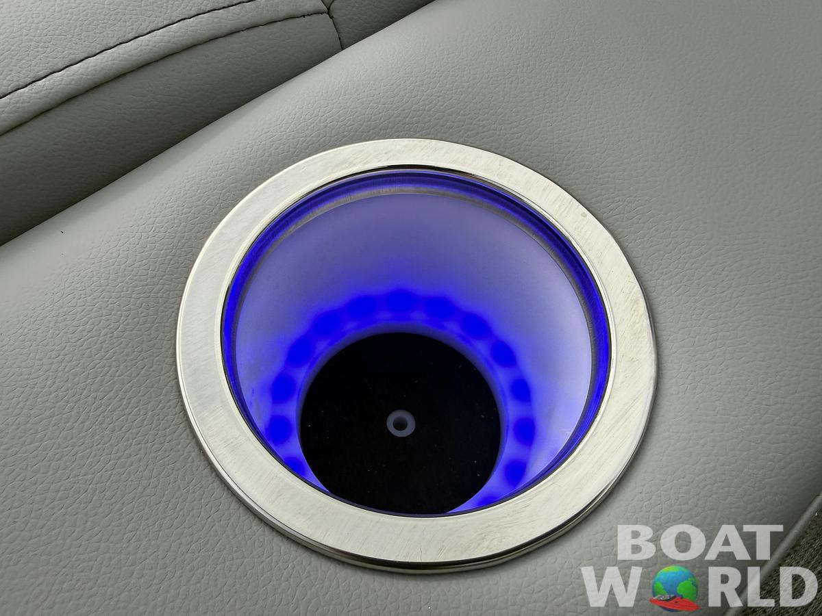 2026 Bentley Pontoons Legacy 200 Swingback Pontoon