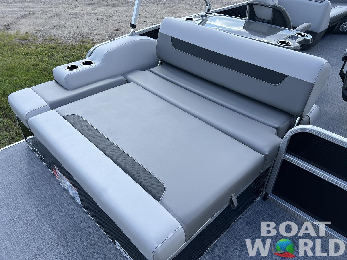 2026 Princecraft Vectra 23 RL SS Swingback Pontoon & Mercury 4-Stroke EFI