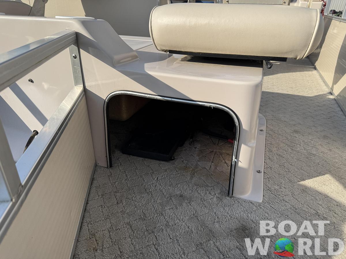 Used 2009 Weeres Family Fish Deluxe 220 Pontoon