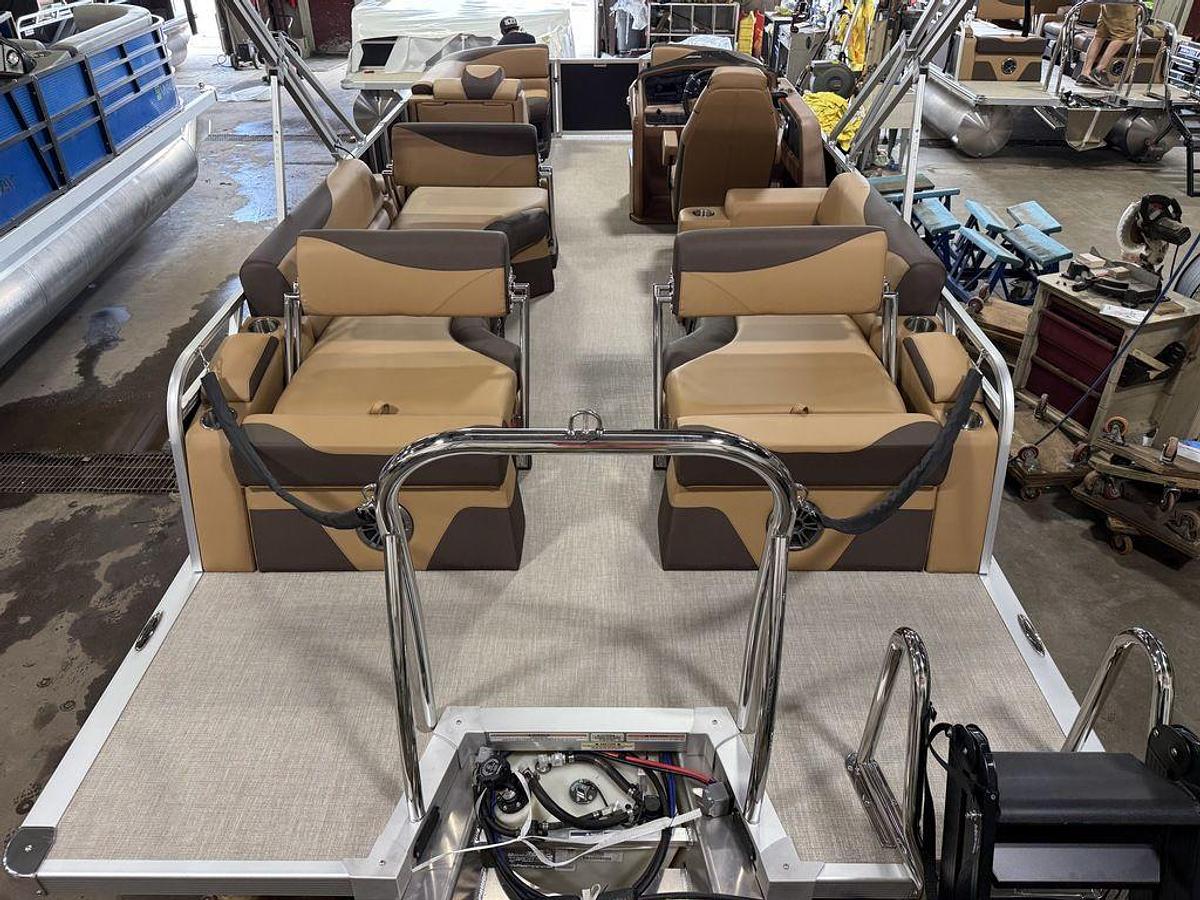 2025 Tahoe Pontoons LTZ 2385 Quad Lounge Shift Flip & Honda 4-Stroke EFI