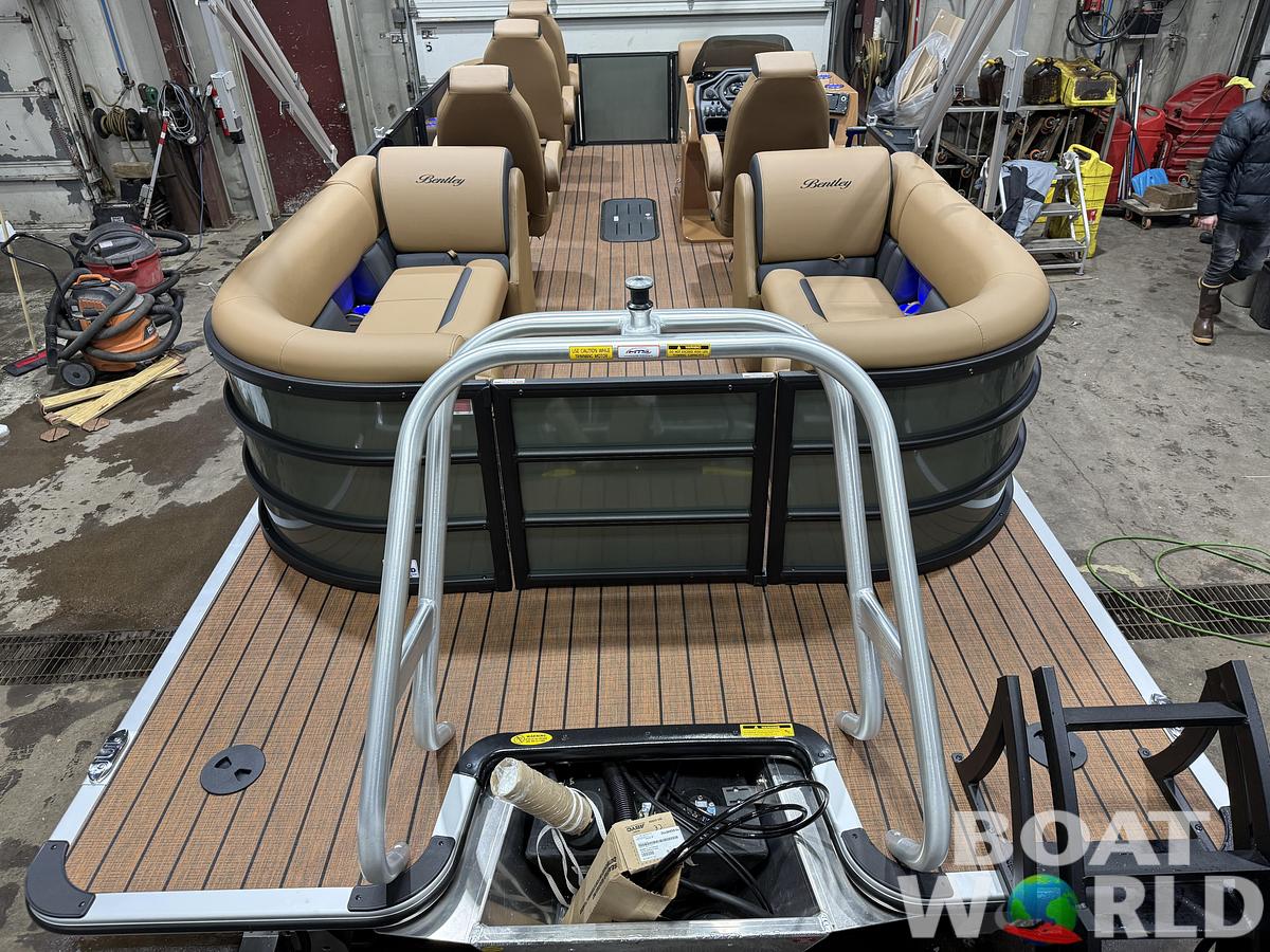 2026 Bentley Legacy 223 Navigator DL Quad Lounge Tritoon $51995