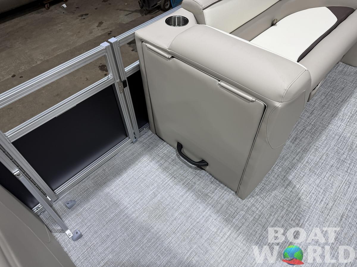 2026 Tahoe Sport VRB 2385 Swingback & 4-Stroke $34995