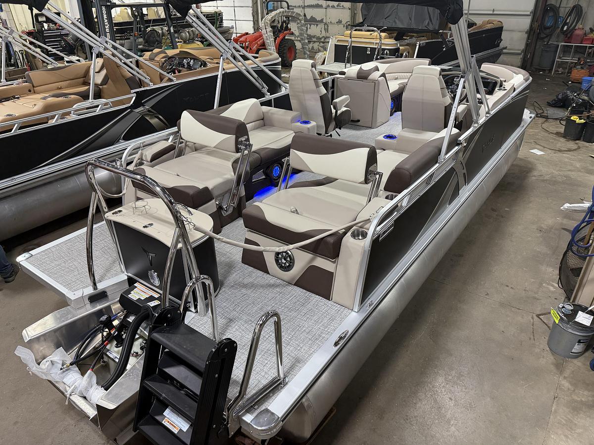 2025 Tahoe Pontoons LTZ 2385 Quad Lounge Shift SS Tritoon & Honda 4-Stroke EFI