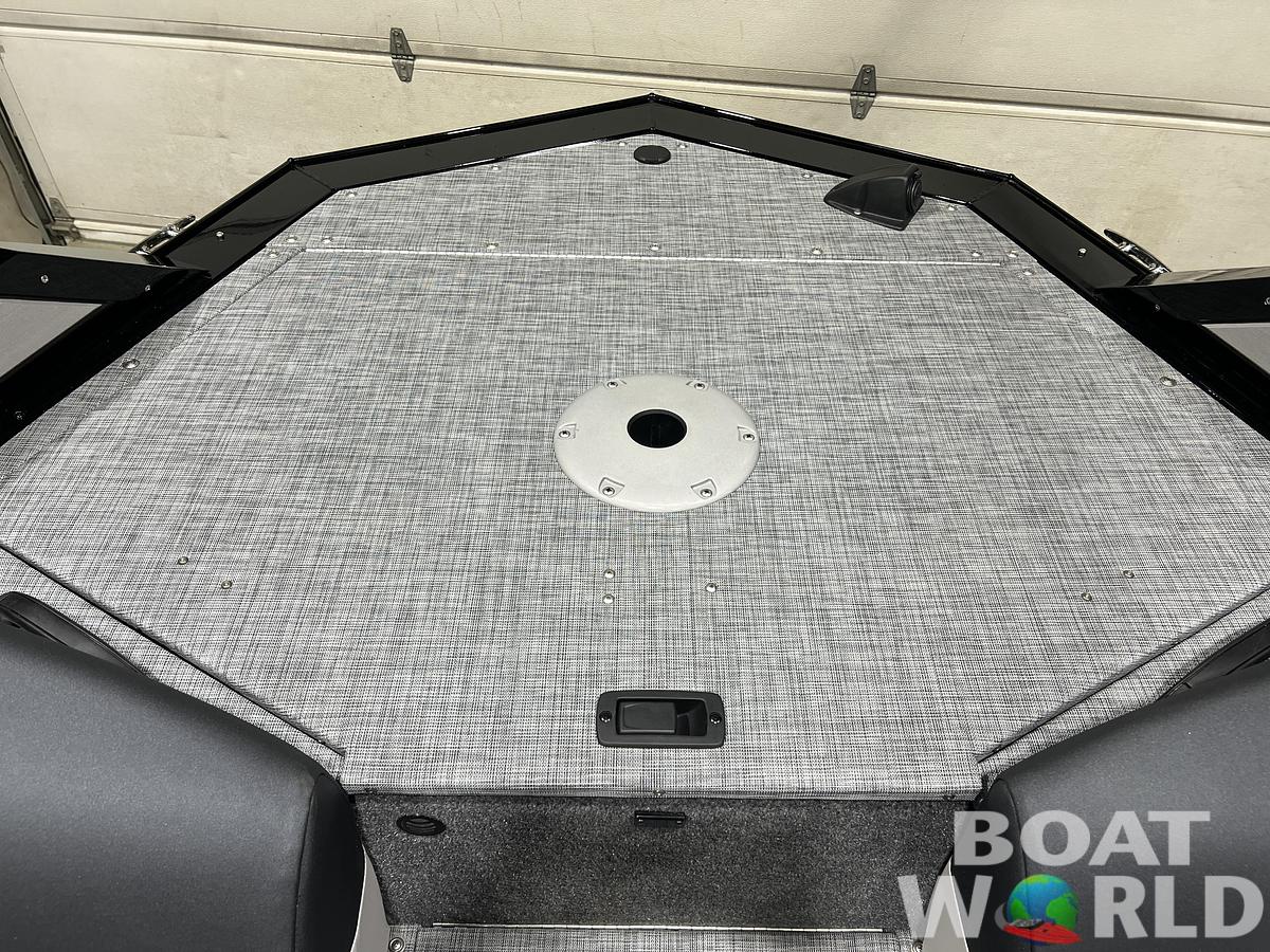 2026 Princecraft Ventura 230 WRL Swingback Deckboat