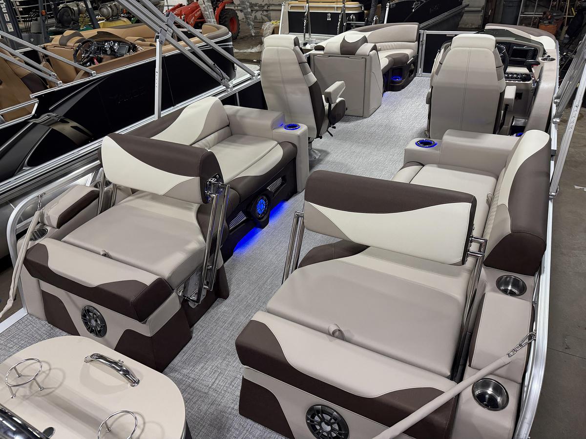 2025 Tahoe Pontoons LTZ 2385 Quad Lounge Shift SS Tritoon & Honda 4-Stroke EFI
