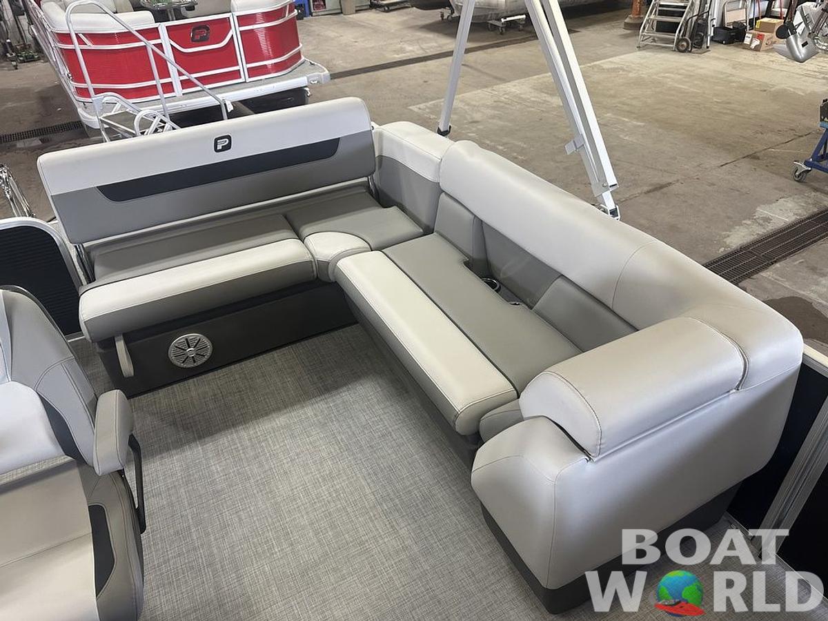 2025 Princecraft Vectra 21 RL Lounge Swingback & Mercury 4-Stroke EFI