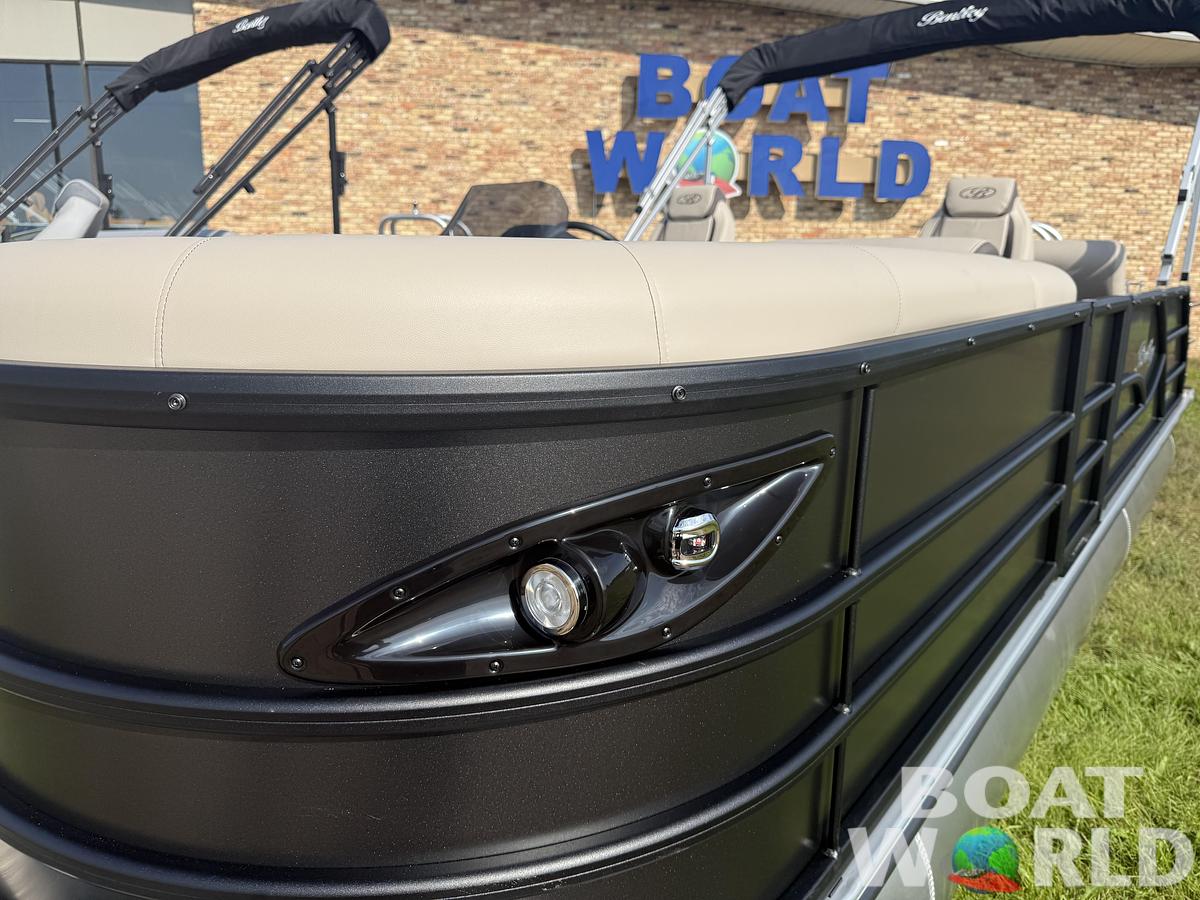 2026 Bentley Pontoons Legacy 220 Swingback & Honda 4-Stroke EFI