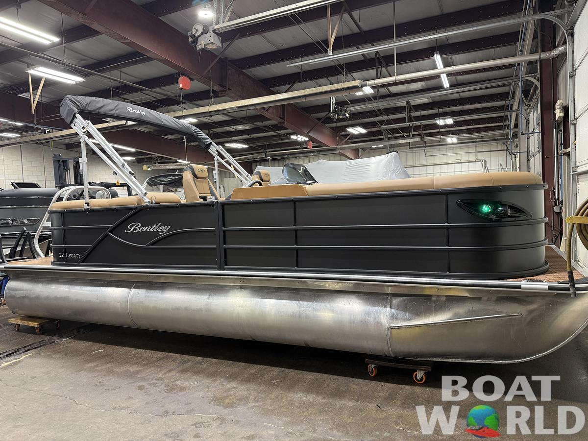 2026 Bentley Legacy 300HP Navigator Quad Lounge Tritoon $67995