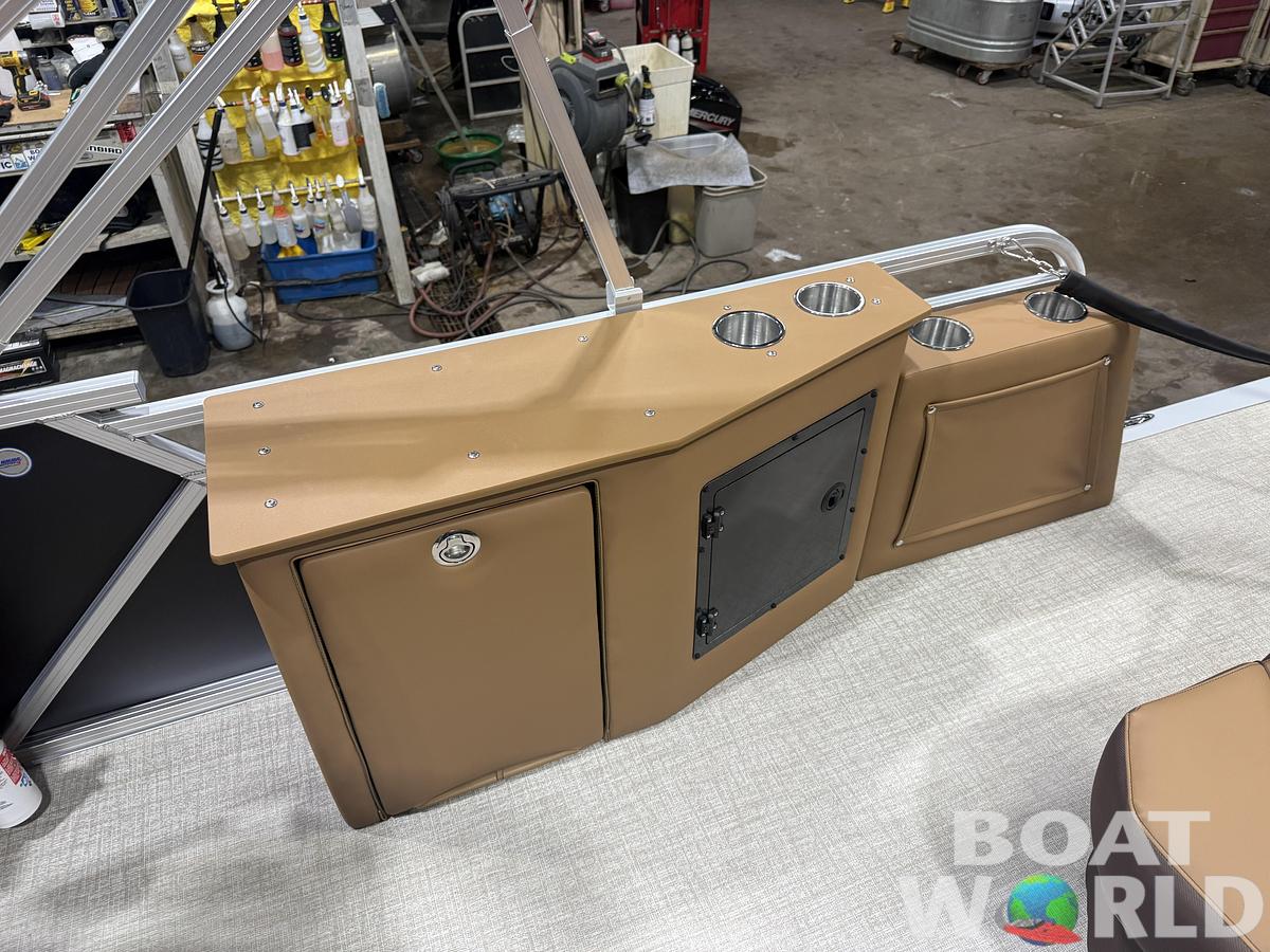 2025 Tahoe Pontoons LTZ 2385 Cruise Rear Bench (CRB) 
