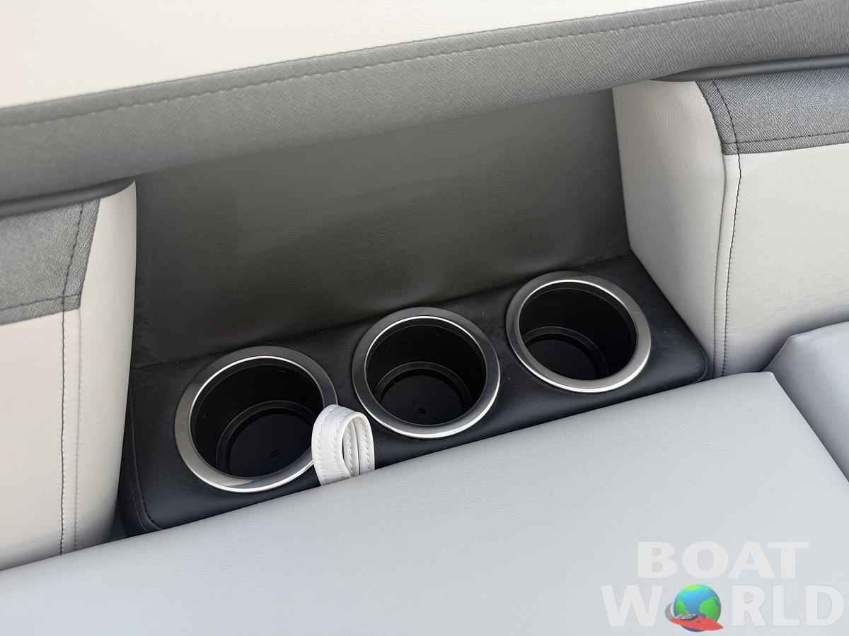 2026 Montego Bay 8522 Swingback Deluxe Pontoon 